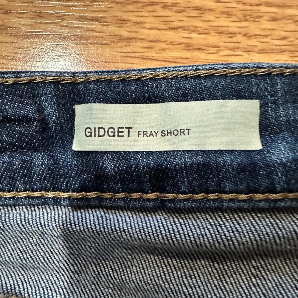 Kut from the Kloth Frayed Shorts Size:6 - Picture 4 of 7